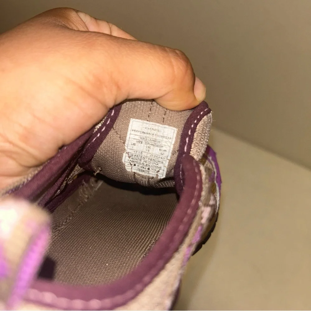Chacos water shoes purple and beige size 1‎